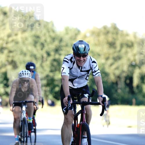 07.09.2025 - 19. Norderstedt Triathlon Michael Burmester http://msf.ph/oto/8845354 07.09.2025 16:04:47 Radfahren 376, 918, 924, 1427, 1553 meine-sportfotos.de