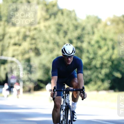 07.09.2025 - 19. Norderstedt Triathlon Michael Burmester http://msf.ph/oto/8845360 07.09.2025 16:04:50 Radfahren 376, 396, 918, 924, 1427 meine-sportfotos.de