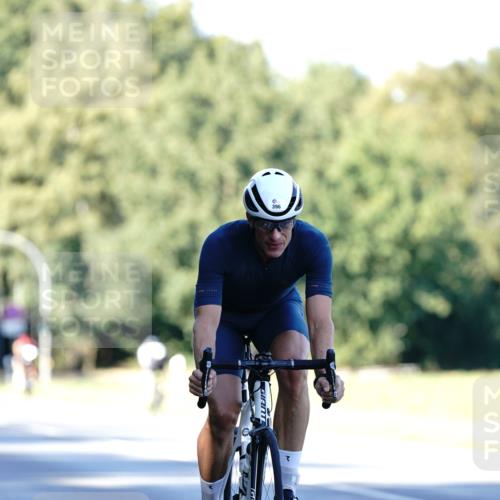 07.09.2025 - 19. Norderstedt Triathlon Michael Burmester http://msf.ph/oto/8845362 07.09.2025 16:04:50 Radfahren 376, 396, 918, 924, 1427 meine-sportfotos.de