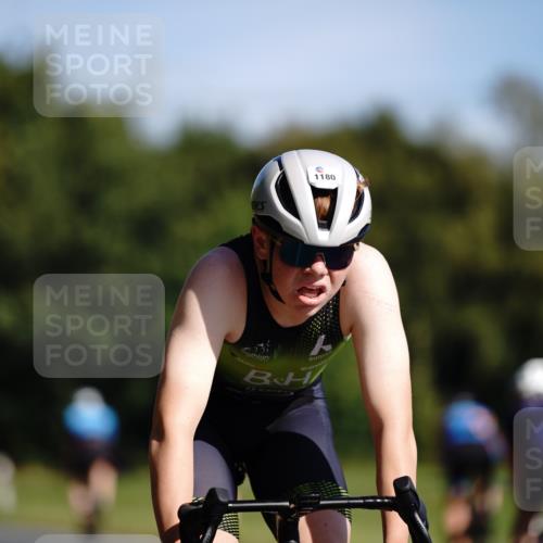 07.09.2025 - 19. Norderstedt Triathlon Michael Burmester http://msf.ph/oto/8845405 07.09.2025 11:03:26 Radfahren 1180 meine-sportfotos.de