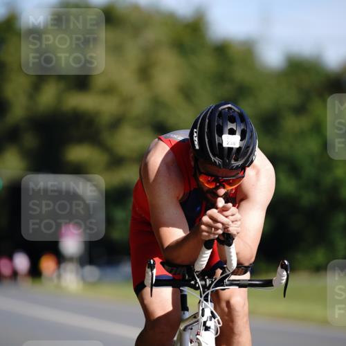 07.09.2025 - 19. Norderstedt Triathlon Michael Burmester http://msf.ph/oto/8845495 07.09.2025 11:04:55 Radfahren 238 meine-sportfotos.de