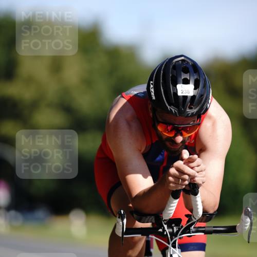 07.09.2025 - 19. Norderstedt Triathlon Michael Burmester http://msf.ph/oto/8845498 07.09.2025 11:04:56 Radfahren 238 meine-sportfotos.de