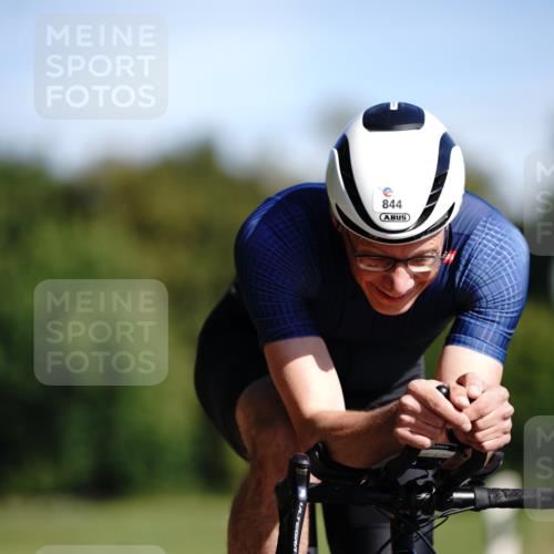 07.09.2025 - 19. Norderstedt Triathlon Michael Burmester http://msf.ph/oto/8845513 07.09.2025 11:05:11 Radfahren 844 meine-sportfotos.de