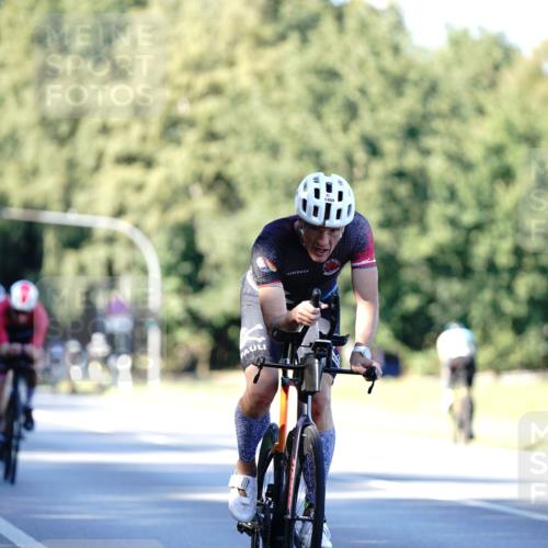07.09.2025 - 19. Norderstedt Triathlon Michael Burmester http://msf.ph/oto/8845601 07.09.2025 16:05:48 Radfahren 902, 939, 1460, 1573 meine-sportfotos.de