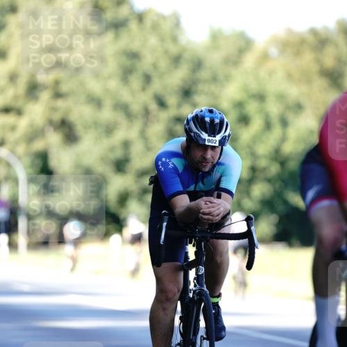 07.09.2025 - 19. Norderstedt Triathlon Michael Burmester http://msf.ph/oto/8845615 07.09.2025 16:05:51 Radfahren 902, 1460, 1573 meine-sportfotos.de