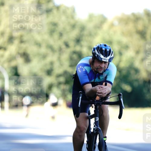07.09.2025 - 19. Norderstedt Triathlon Michael Burmester http://msf.ph/oto/8845619 07.09.2025 16:05:51 Radfahren 902, 1460, 1573 meine-sportfotos.de
