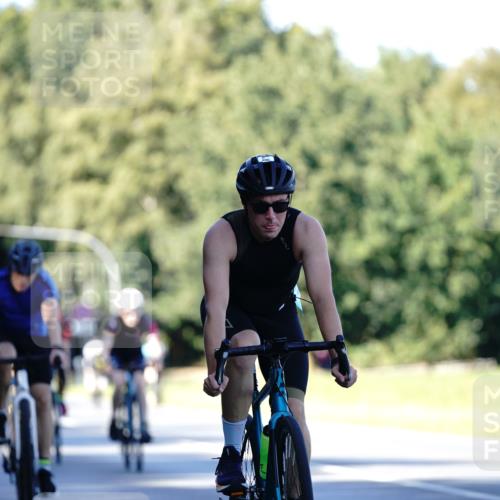 07.09.2025 - 19. Norderstedt Triathlon Michael Burmester http://msf.ph/oto/8845630 07.09.2025 16:05:58 Radfahren 418, 878, 886, 890, 1046 meine-sportfotos.de