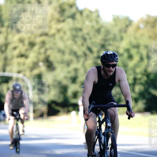 07.09.2025 - 19. Norderstedt Triathlon Michael Burmester http://msf.ph/oto/8845661 07.09.2025 16:06:03 Radfahren 418, 490, 878, 889, 890, 1534, 1619 meine-sportfotos.de
