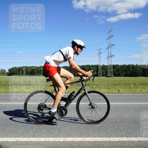 07.09.2025 - 19. Norderstedt Triathlon Michael Burmester http://msf.ph/oto/8845701 07.09.2025 15:04:06 Radfahren 462, 1431 meine-sportfotos.de