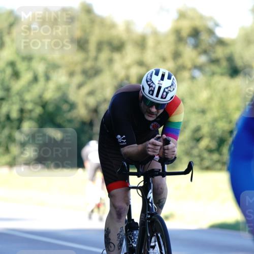 07.09.2025 - 19. Norderstedt Triathlon Michael Burmester http://msf.ph/oto/8845756 07.09.2025 16:06:32 Radfahren 491, 871, 1056, 1083, 1561 meine-sportfotos.de