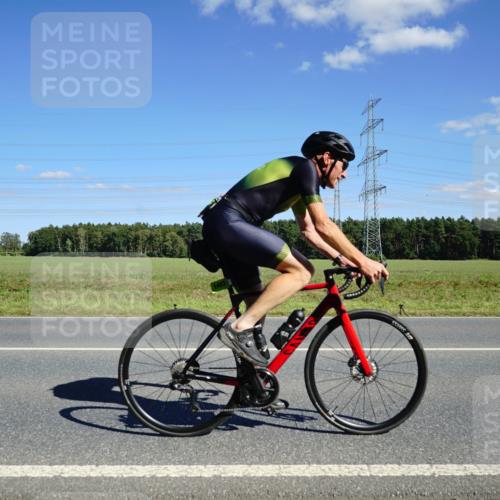 07.09.2025 - 19. Norderstedt Triathlon Michael Burmester http://msf.ph/oto/8845801 07.09.2025 15:05:08 Radfahren 1483, 1486 meine-sportfotos.de
