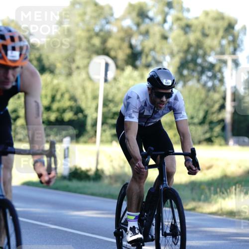 07.09.2025 - 19. Norderstedt Triathlon Michael Burmester http://msf.ph/oto/8845884 07.09.2025 16:07:08 Radfahren 492, 552, 866, 952, 1094, 1407, 1555, 1574, 1588, 1589, 1601, 1616 meine-sportfotos.de