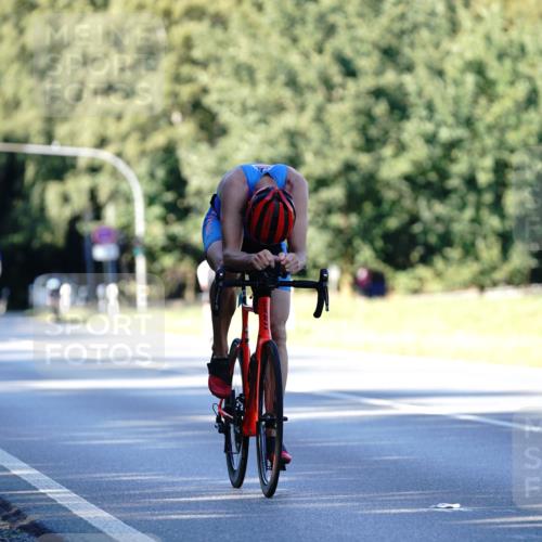 07.09.2025 - 19. Norderstedt Triathlon Michael Burmester http://msf.ph/oto/8846014 07.09.2025 16:07:46 Radfahren 930, 1529 meine-sportfotos.de