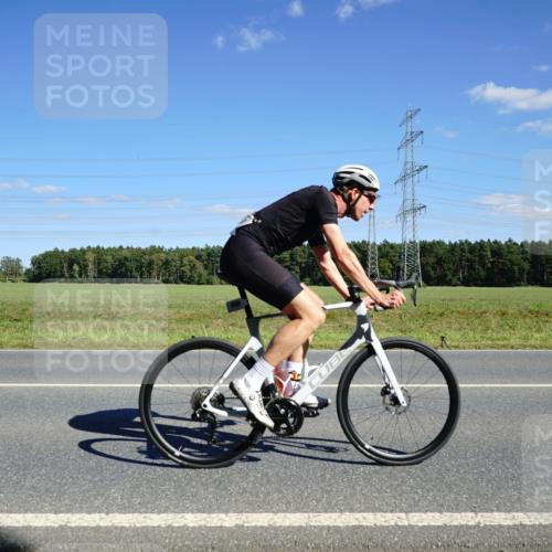 07.09.2025 - 19. Norderstedt Triathlon Michael Burmester http://msf.ph/oto/8846062 07.09.2025 15:08:08 Radfahren 438, 463, 956 meine-sportfotos.de