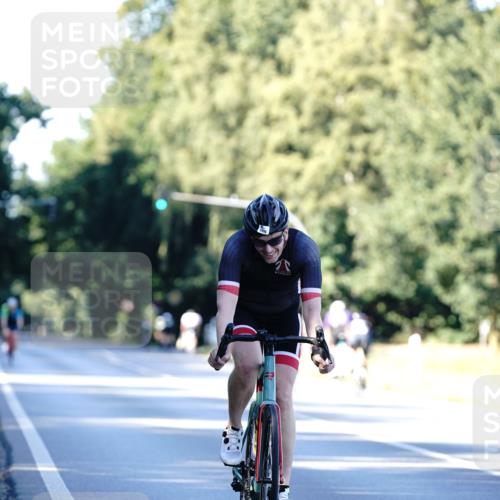 07.09.2025 - 19. Norderstedt Triathlon Michael Burmester http://msf.ph/oto/8846105 07.09.2025 16:08:23 Radfahren 526, 1443, 1579, 1593 meine-sportfotos.de