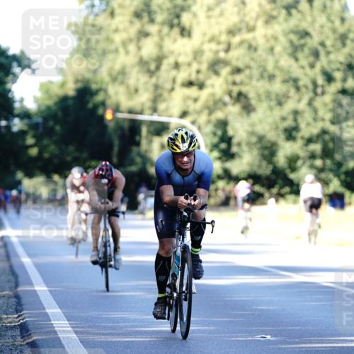07.09.2025 - 19. Norderstedt Triathlon Michael Burmester http://msf.ph/oto/8846170 07.09.2025 16:08:44 Radfahren 401, 916, 1429 meine-sportfotos.de