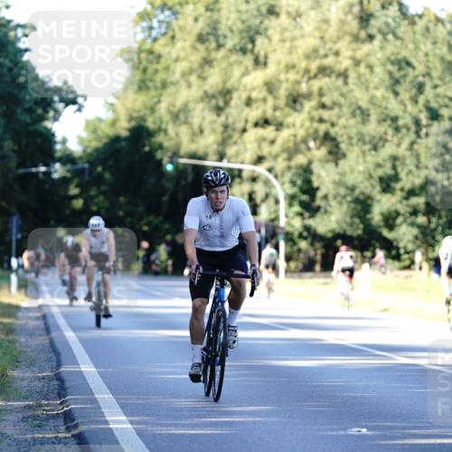 07.09.2025 - 19. Norderstedt Triathlon Michael Burmester http://msf.ph/oto/8846259 07.09.2025 16:09:10 Radfahren 543, 932, 1514, 1546 meine-sportfotos.de