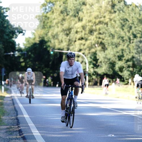 07.09.2025 - 19. Norderstedt Triathlon Michael Burmester http://msf.ph/oto/8846262 07.09.2025 16:09:10 Radfahren 543, 932, 1514, 1546 meine-sportfotos.de