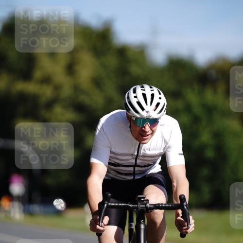 07.09.2025 - 19. Norderstedt Triathlon Michael Burmester http://msf.ph/oto/8846325 07.09.2025 11:15:26 Radfahren 300 meine-sportfotos.de