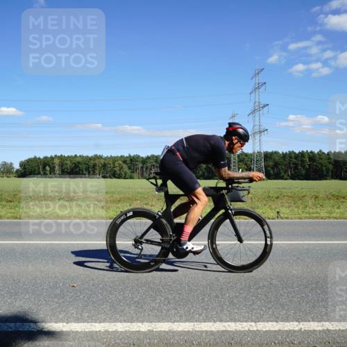 07.09.2025 - 19. Norderstedt Triathlon Michael Burmester http://msf.ph/oto/8846332 07.09.2025 15:10:51 Radfahren 932, 951 meine-sportfotos.de
