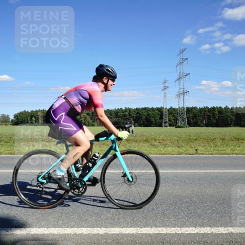 07.09.2025 - 19. Norderstedt Triathlon Michael Burmester http://msf.ph/oto/8846366 07.09.2025 15:11:14 Radfahren 390, 408 meine-sportfotos.de
