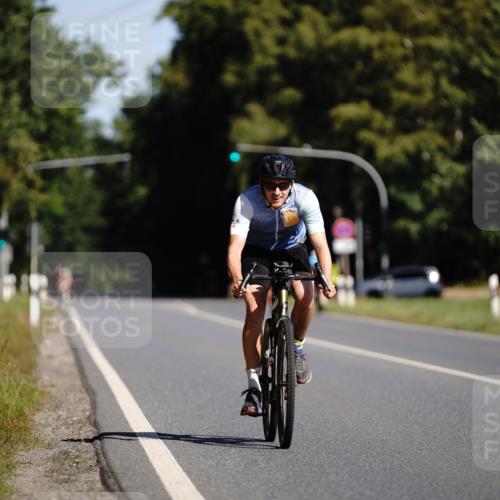 07.09.2025 - 19. Norderstedt Triathlon Michael Burmester http://msf.ph/oto/8846371 07.09.2025 11:15:49 Radfahren 185, 1278 meine-sportfotos.de