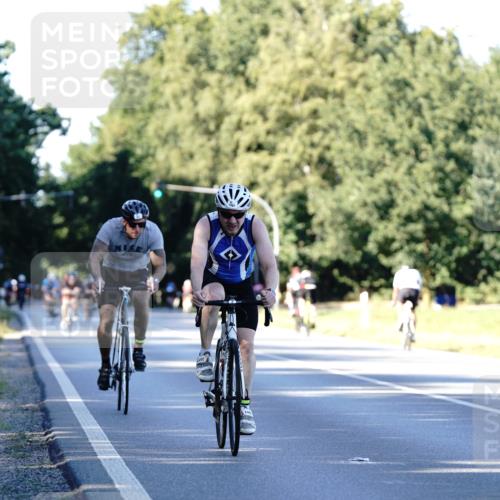 07.09.2025 - 19. Norderstedt Triathlon Michael Burmester http://msf.ph/oto/8846408 07.09.2025 16:09:58 Radfahren 429, 925, 1567 meine-sportfotos.de