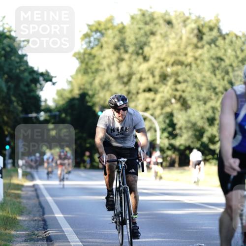 07.09.2025 - 19. Norderstedt Triathlon Michael Burmester http://msf.ph/oto/8846412 07.09.2025 16:09:59 Radfahren 429, 925, 1567 meine-sportfotos.de