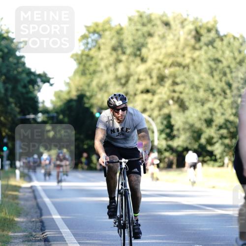 07.09.2025 - 19. Norderstedt Triathlon Michael Burmester http://msf.ph/oto/8846416 07.09.2025 16:09:59 Radfahren 429, 925, 1567 meine-sportfotos.de