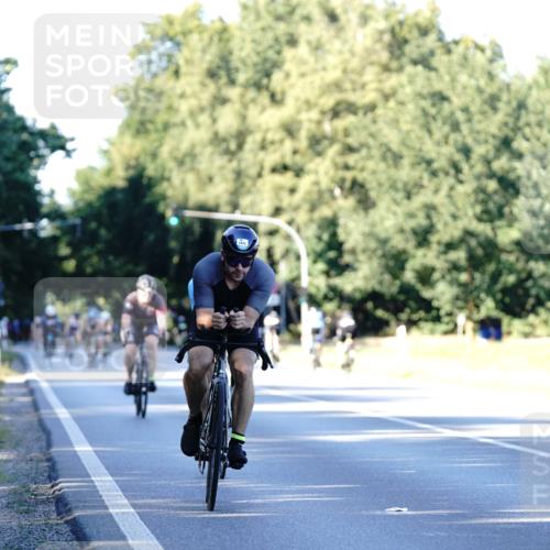 07.09.2025 - 19. Norderstedt Triathlon Michael Burmester http://msf.ph/oto/8846419 07.09.2025 16:10:06 Radfahren 425, 1073, 1472 meine-sportfotos.de