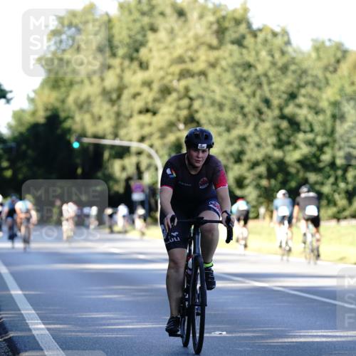07.09.2025 - 19. Norderstedt Triathlon Michael Burmester http://msf.ph/oto/8846438 07.09.2025 16:10:09 Radfahren 425, 1472, 1560 meine-sportfotos.de
