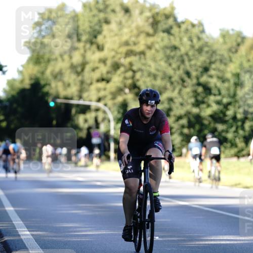 07.09.2025 - 19. Norderstedt Triathlon Michael Burmester http://msf.ph/oto/8846442 07.09.2025 16:10:09 Radfahren 425, 1472, 1560 meine-sportfotos.de