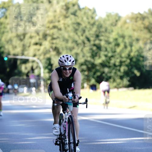 07.09.2025 - 19. Norderstedt Triathlon Michael Burmester http://msf.ph/oto/8846445 07.09.2025 16:10:22 Radfahren 954, 1527, 1532 meine-sportfotos.de