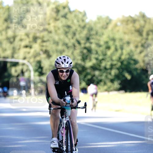 07.09.2025 - 19. Norderstedt Triathlon Michael Burmester http://msf.ph/oto/8846449 07.09.2025 16:10:22 Radfahren 954, 1527, 1532 meine-sportfotos.de