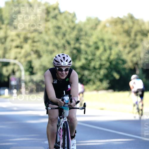 07.09.2025 - 19. Norderstedt Triathlon Michael Burmester http://msf.ph/oto/8846453 07.09.2025 16:10:22 Radfahren 954, 1527, 1532 meine-sportfotos.de