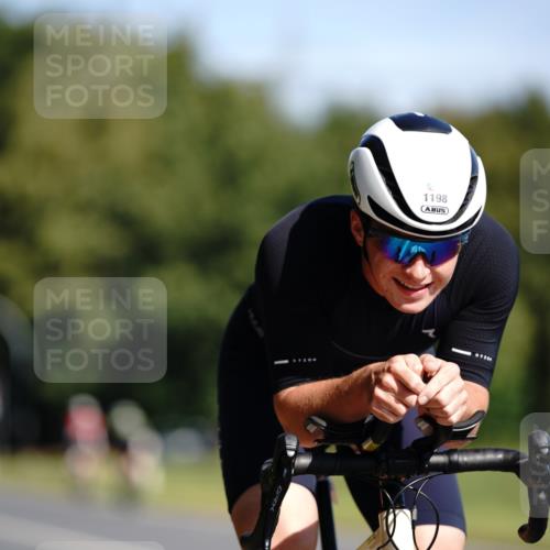 07.09.2025 - 19. Norderstedt Triathlon Michael Burmester http://msf.ph/oto/8846458 07.09.2025 11:16:53 Radfahren 1198 meine-sportfotos.de