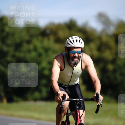 07.09.2025 - 19. Norderstedt Triathlon Michael Burmester http://msf.ph/oto/8846473 07.09.2025 11:16:57 Radfahren 196, 784 meine-sportfotos.de