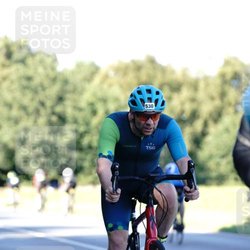 07.09.2025 - 19. Norderstedt Triathlon Michael Burmester http://msf.ph/oto/8846523 07.09.2025 16:10:34 Radfahren 530, 532, 915, 938, 1632 meine-sportfotos.de