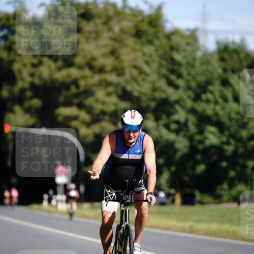 07.09.2025 - 19. Norderstedt Triathlon Michael Burmester http://msf.ph/oto/8846539 07.09.2025 11:17:36 Radfahren 710 meine-sportfotos.de