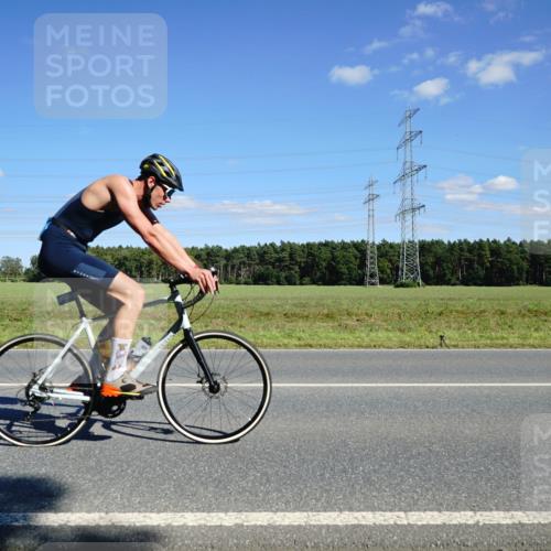 07.09.2025 - 19. Norderstedt Triathlon Michael Burmester http://msf.ph/oto/8846557 07.09.2025 15:13:08 Radfahren 460, 1408 meine-sportfotos.de