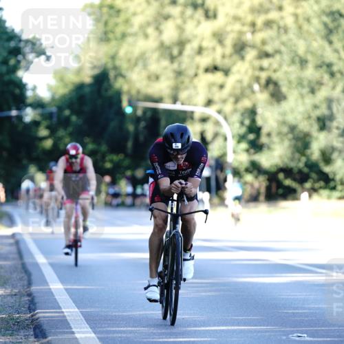 07.09.2025 - 19. Norderstedt Triathlon Michael Burmester http://msf.ph/oto/8846562 07.09.2025 16:10:46 Radfahren 406, 1575, 1590, 1600 meine-sportfotos.de