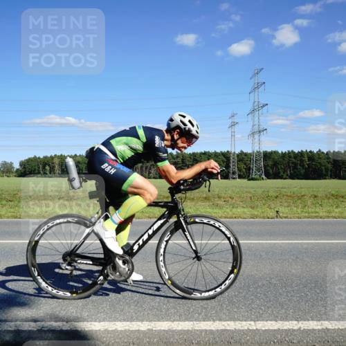 07.09.2025 - 19. Norderstedt Triathlon Michael Burmester http://msf.ph/oto/8846670 07.09.2025 15:14:21 Radfahren 1481, 1485 meine-sportfotos.de