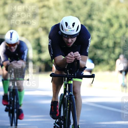 07.09.2025 - 19. Norderstedt Triathlon Michael Burmester http://msf.ph/oto/8846696 07.09.2025 16:11:29 Radfahren 933, 1604, 1606 meine-sportfotos.de