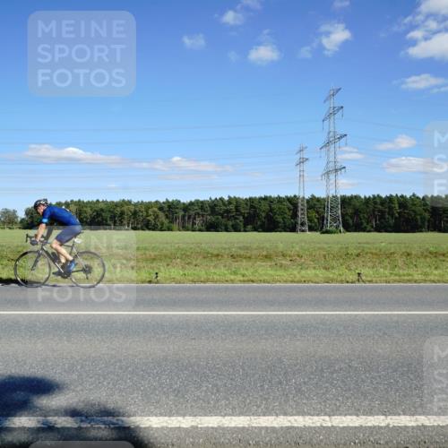 07.09.2025 - 19. Norderstedt Triathlon Michael Burmester http://msf.ph/oto/8846758 07.09.2025 15:15:38 Radfahren 444, 465 meine-sportfotos.de