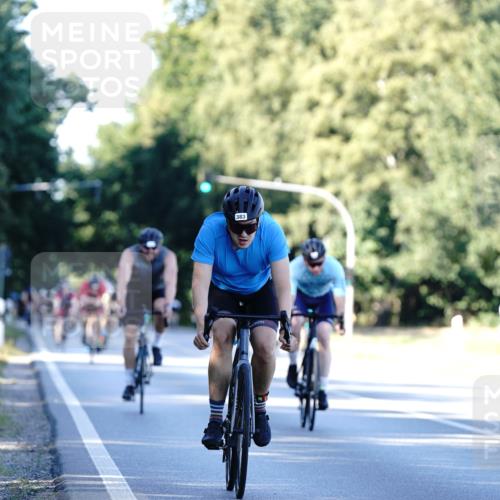 07.09.2025 - 19. Norderstedt Triathlon Michael Burmester http://msf.ph/oto/8846782 07.09.2025 16:11:58 Radfahren 383, 405 meine-sportfotos.de