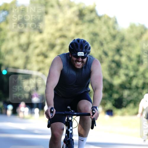 07.09.2025 - 19. Norderstedt Triathlon Michael Burmester http://msf.ph/oto/8846798 07.09.2025 16:12:01 Radfahren 383, 405, 1544, 1571 meine-sportfotos.de