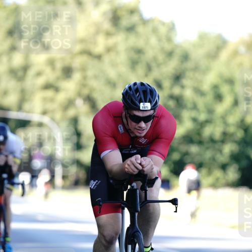 07.09.2025 - 19. Norderstedt Triathlon Michael Burmester http://msf.ph/oto/8846813 07.09.2025 16:12:04 Radfahren 405, 1544, 1571, 1587, 1591 meine-sportfotos.de