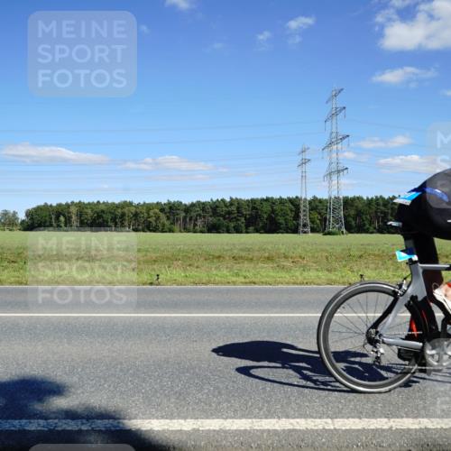 07.09.2025 - 19. Norderstedt Triathlon Michael Burmester http://msf.ph/oto/8846823 07.09.2025 15:16:43 Radfahren 885, 927 meine-sportfotos.de