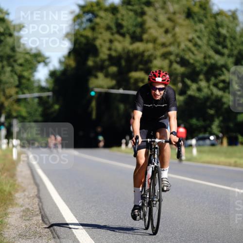 07.09.2025 - 19. Norderstedt Triathlon Michael Burmester http://msf.ph/oto/8846856 07.09.2025 11:22:42 Radfahren 734, 1157, 1184 meine-sportfotos.de