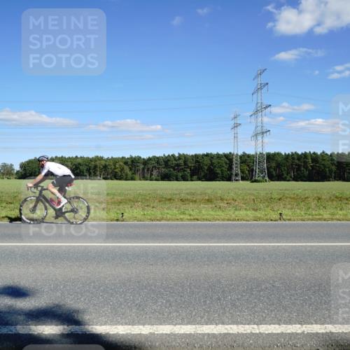 07.09.2025 - 19. Norderstedt Triathlon Michael Burmester http://msf.ph/oto/8846880 07.09.2025 15:17:29 Radfahren 396, 407, 448, 938 meine-sportfotos.de
